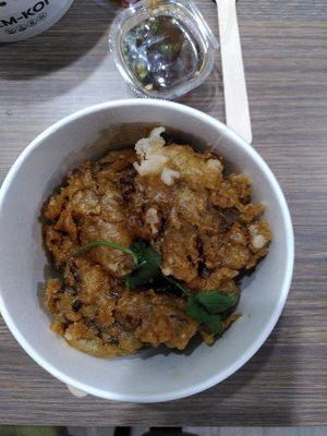 Fried mushrooms at Kem-Kon Pahurat (เข้ม-ข้น พาหุรัด) in Bangkok