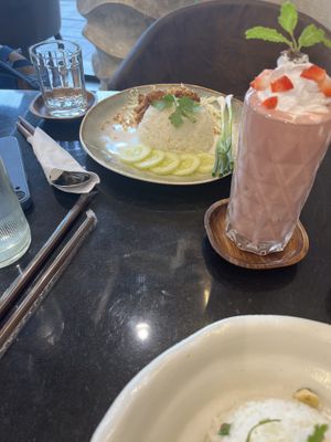 Garlic "chicken »  at Kem-Kon Pahurat (เข้ม-ข้น พาหุรัด) in Bangkok