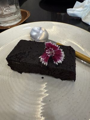 Brownie for dessert  at Kem-Kon Pahurat (เข้ม-ข้น พาหุรัด) in Bangkok