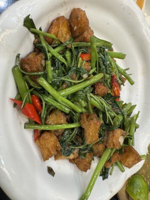   at Kem-Kon Pahurat (เข้ม-ข้น พาหุรัด) in Bangkok