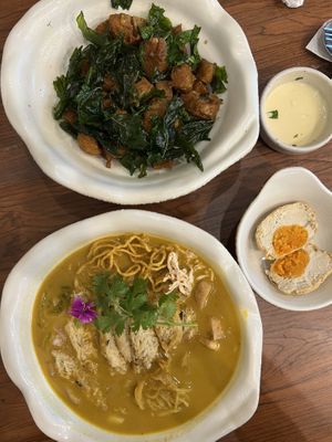   at Kem-Kon Pahurat (เข้ม-ข้น พาหุรัด) in Bangkok