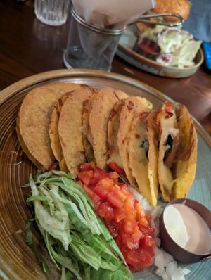 Good Irish pub, a little expensive considering in China. Nice location. A lot of vegetarian options. Owner is nice at Finnegans Wake in Nanjing