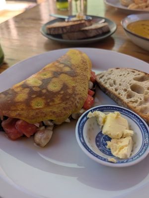 Vegan omelette (chickpea flour) at Pure Cafe in Greyton