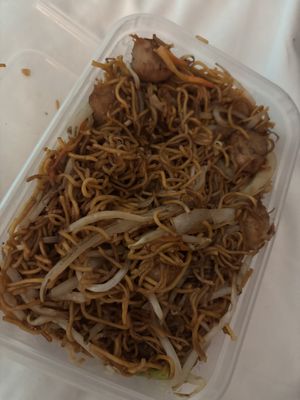 Chow mein with chkn   at Wawin Vegan Chinese in Glasgow