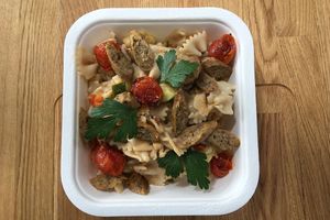 pasta with fresh cherry tomatoes & vegan sausage (seasonal dish) at Mamossa  in Gagny