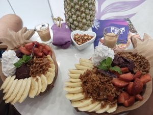 Bowls veganos at Acai Queen in Kuta