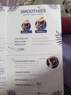 Carta smothies y bebidas at Acai Queen in Kuta