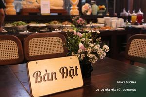 Bàn đặt được setup trước theo phong cách do khách hàng lựa chọn!
Nhà hàng Hứa Ý Đế Chay mang đến những món chay Á - Âu.
Địa chỉ: 20 - 22 H at Hứa Ý Đế Chay in Qui Nhon