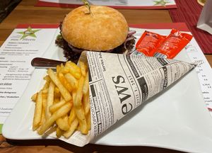 Vegetarischer Burger ohne coleslaw  at Landgasthof Zum Stern in Buehlertann