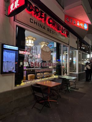   at Drei Chinesen in Dusseldorf