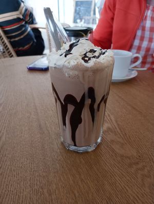 Chocolate milkshake at The Garden Bakery - Online in Portimao
