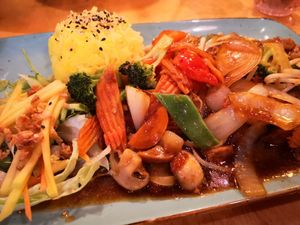 Vegan Chicken with vegetables and rice at Quan Cuoi in Hildesheim