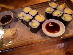 Vegan maki sushi with mango and avocado at Quan Cuoi in Hildesheim