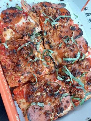 VCC 2025: vegan honey badger at Pizza Payaa in Normal