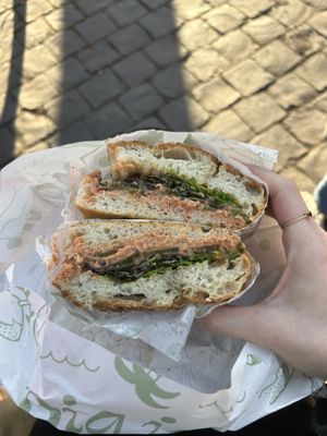   at HUMM Deli in Antwerpen