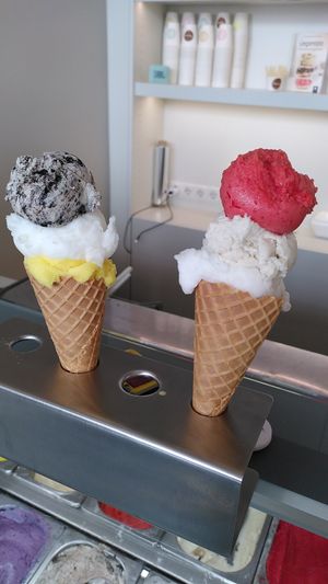 Riesige Kugeln at Veganista Ice Cream I in Vienna