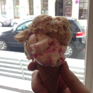 yoghurt berry & maple pecan at Veganista Ice Cream I in Vienna