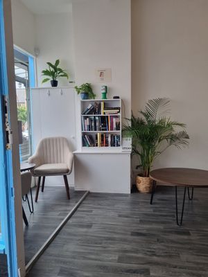 Free library at Pip & Oat in Llandudno