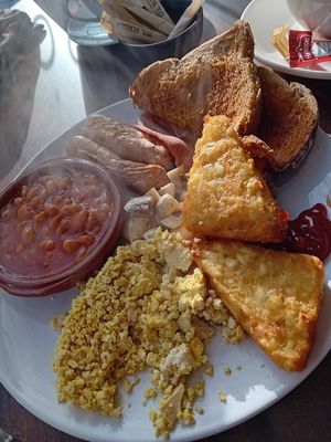 Full breakfast at Pip & Oat in Llandudno