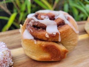Cinnamon Bun #Veganuary at Pip & Oat in Llandudno