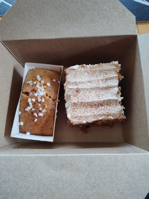Lemon Drizzle and Carrot cakes to take out 😋 at Pip & Oat in Llandudno