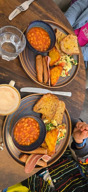 English Breakfast at Pip & Oat in Llandudno