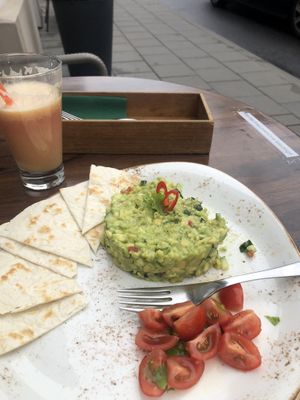 Avocado Tar-Tar with ginger-lemon juice at Vegafe - Totoriu g. in Vilnius
