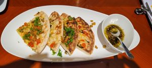 Manaish, arabische kleine Pizza mit Auberginen at Robi's Café in Winterthur