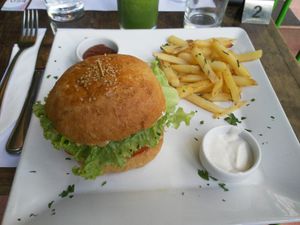 Veggie burguer, feito com cenoura at Taste and See in Sao Paulo