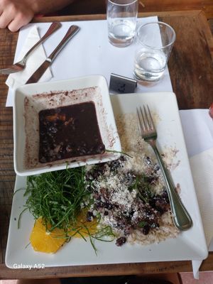 (Foto quase no final quando lembrei de tirar) feijoada vegana at Taste and See in Sao Paulo