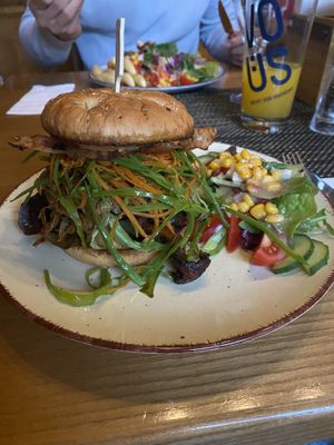 Pflanzlicher Burger  at Gasthaus Krone in Kennelbach