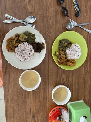 Our plates   at Youta Jay Vegetarian - เมตตาอาหารเจ in Muang