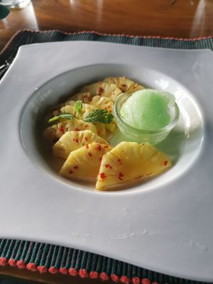 Ananas carpaccio with sorbet. All vegan at Jetwing Vil Uyana in Sigiriya