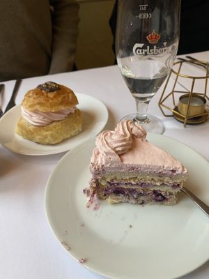 This “Lagkage”/ layered cake(?) was soooo good, oh my 🤩🤤🤤  at V Sorte Hest in Copenhagen