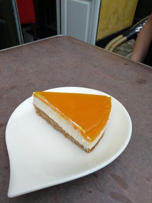 Mango cheesecake at V Sorte Hest in Copenhagen