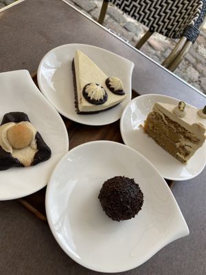 Kuchen- und Tortenauswahl  at V Sorte Hest in Copenhagen