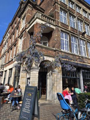 On the corner, lots of outdoor seating at Et Alors gent in Ghent
