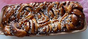 Cinnamon bun pie at Kanniston Leipomo - Sello in Espoo