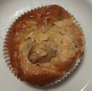 Joulupulla (Christmas bun) at Kanniston Leipomo - Sello in Espoo