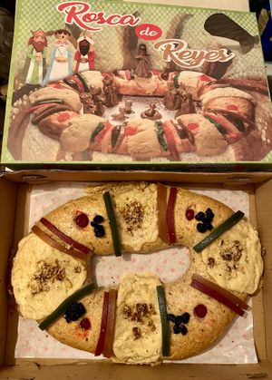 Rosca de Reyes tradicional  at The Vakery Shop - Delivery Only in Mazatlan