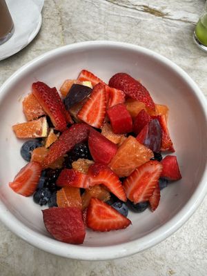 Seasonal fruit bowl   at Great White in Venice