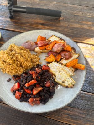 Lunch at Alem do Vale  in Vale Da Figueira Estreito