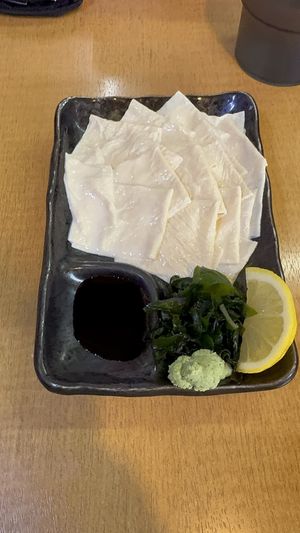 湯葉刺身
Yuba sashimi  at Kasu Udon Ebisuya 2 Go-Shop in Osaka