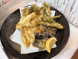 蔬菜天婦羅！使用無蛋麵衣 at Kasu Udon Ebisuya 2 Go-Shop in Osaka
