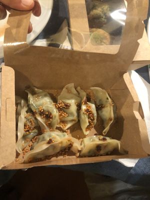 Gyozas puerro y soja. Muy buenas y levemente picantes.  at Shlen - Salamanca in Madrid