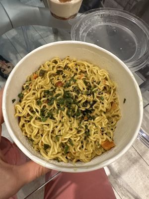 Creamy curry pot noodles  at Shlen - Salamanca in Madrid