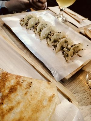 Dosas y gyozas excelentes at Shlen - Salamanca in Madrid