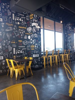 Interior. The wall even has "vegan" on it at I Heart Mac & Cheese in Cincinnati