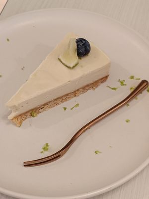 精緻(蔬)素食糕點 at Dandelion 常不輕 關渡店 in Taipei