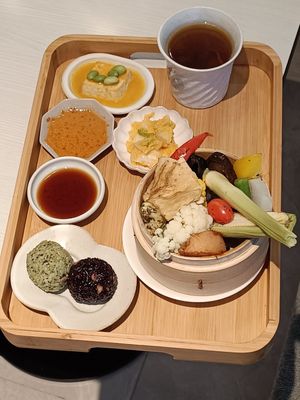 特製蔬食套餐 at Dandelion 常不輕 關渡店 in Taipei